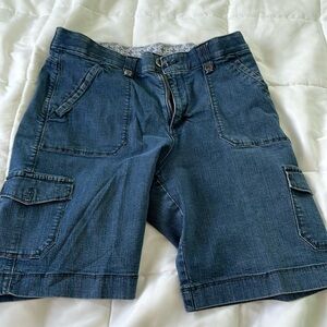 Women’s size 14 Jean shorts.